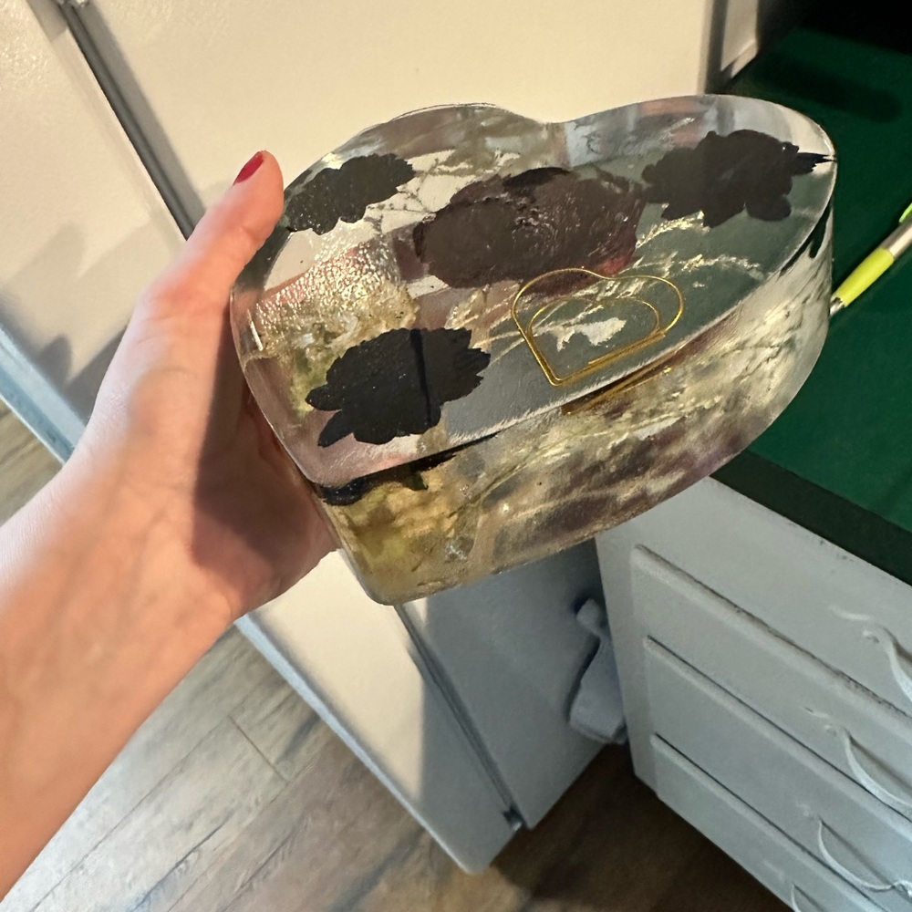 Epoxy resin heart with dried flowers